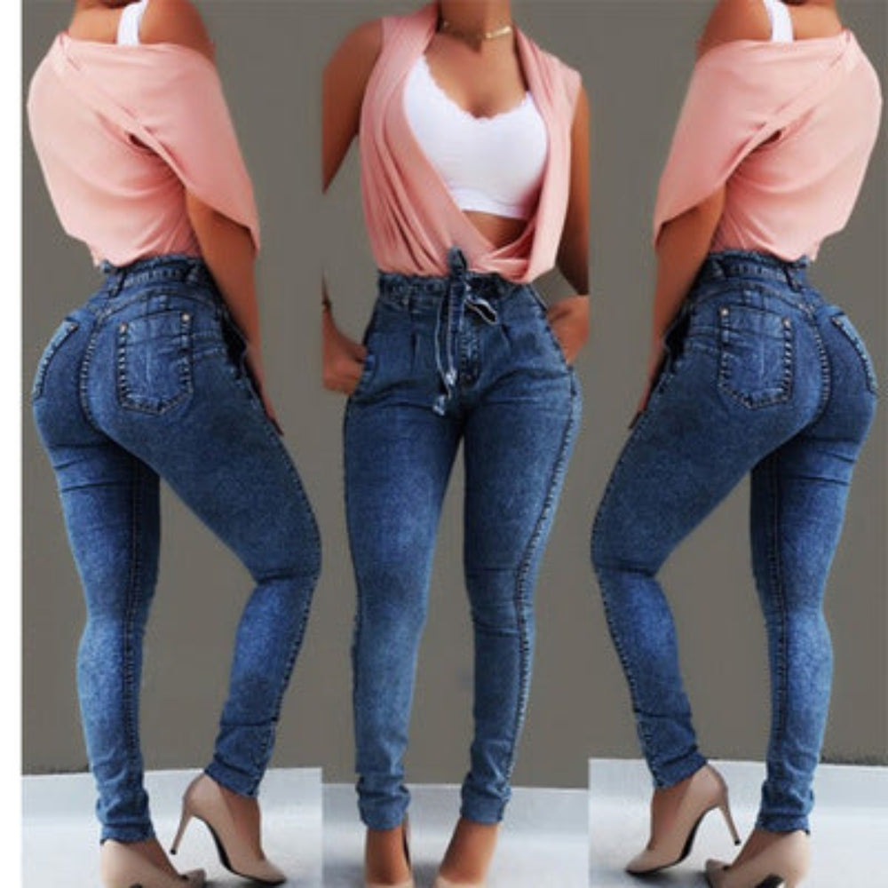 Three-panel collage of woman modeling dark blue high-waisted skinny jeans and a pink short-sleeve top, showcasing front, side, and back views. Trendy casual denim fashion photography for Boutique Jolie.